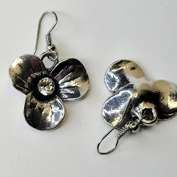 Floral Silver Tone Earrings - Picture 7 of 9